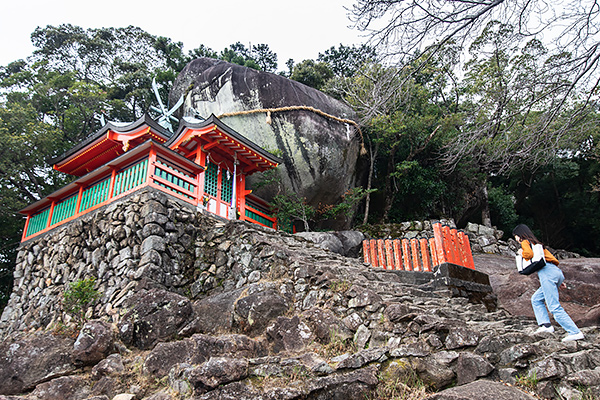 神倉神社とゴトビキ岩