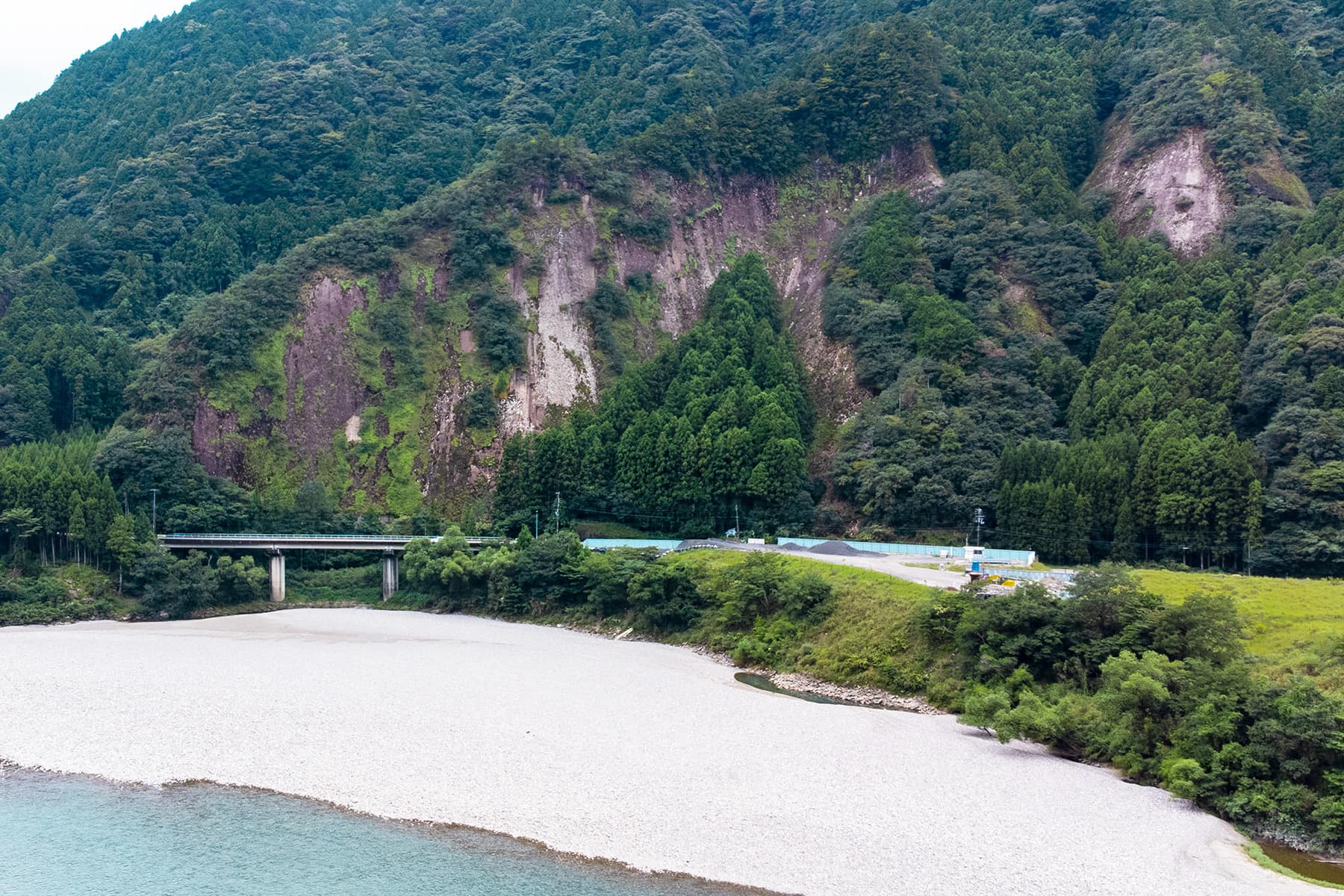 田長の猪岩