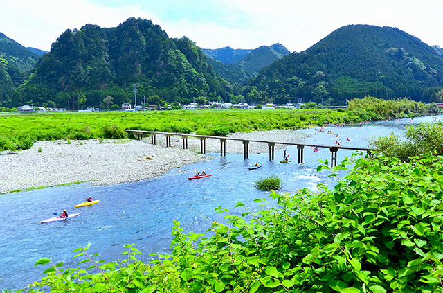 古座川の潜水橋