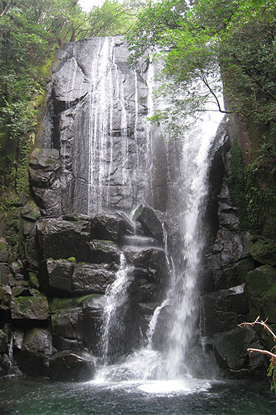 Kuwanoki Waterfalls