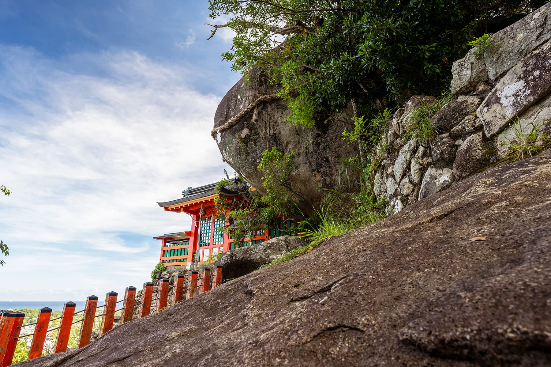 神倉山のゴトビキ岩